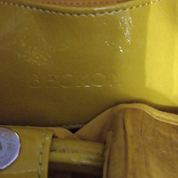 Beckon yellow leather pleated bag - Picture 7 of 10